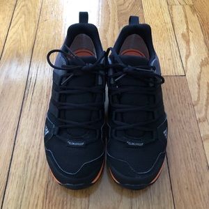 Boys Adidas Terrex Hiking Shoes Size 2.5
